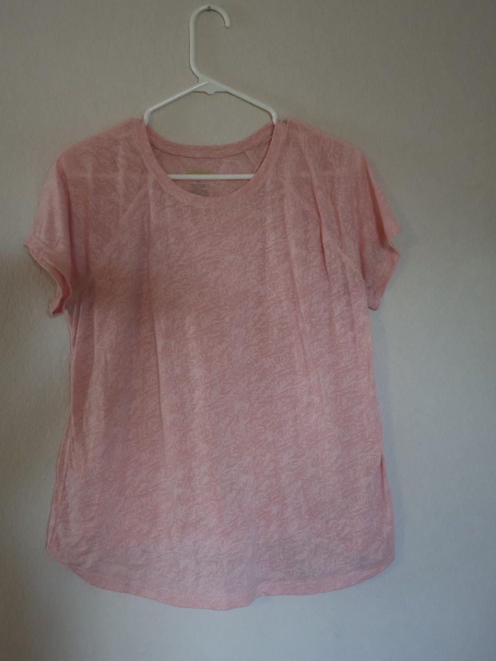 Tek Gear essential sz Large pink leopard tshirt